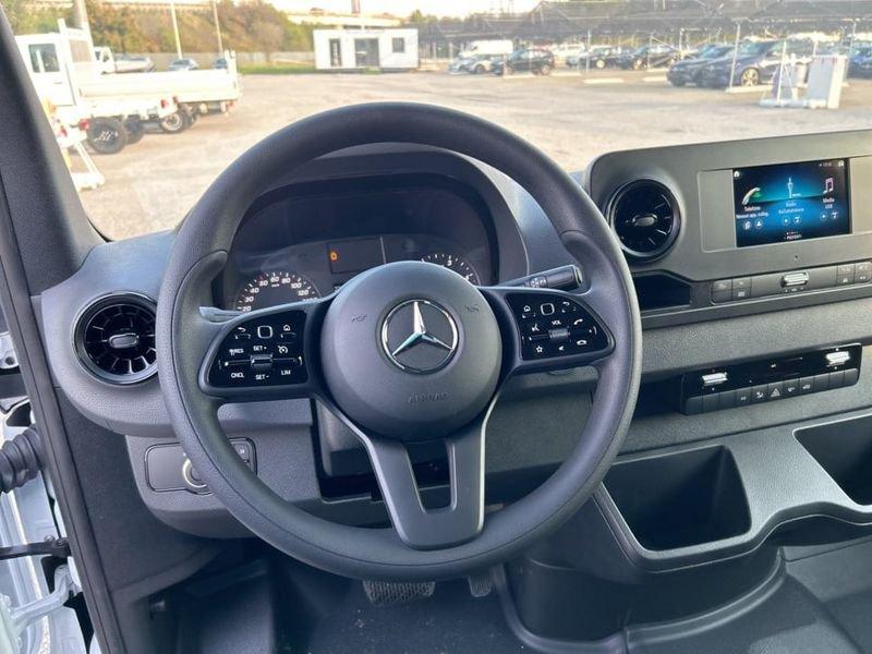 Mercedes-Benz Sprinter 319 CDI F 37/35 Automatic