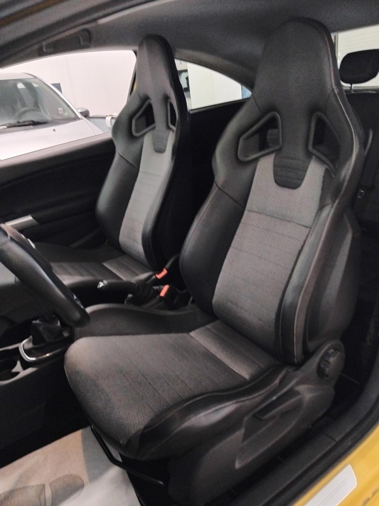 Opel Corsa 1.6 T 192CV 3 porte OPC