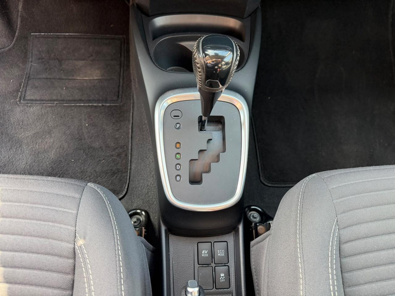 Toyota Yaris 1.5 Hybrid 5 porte Active