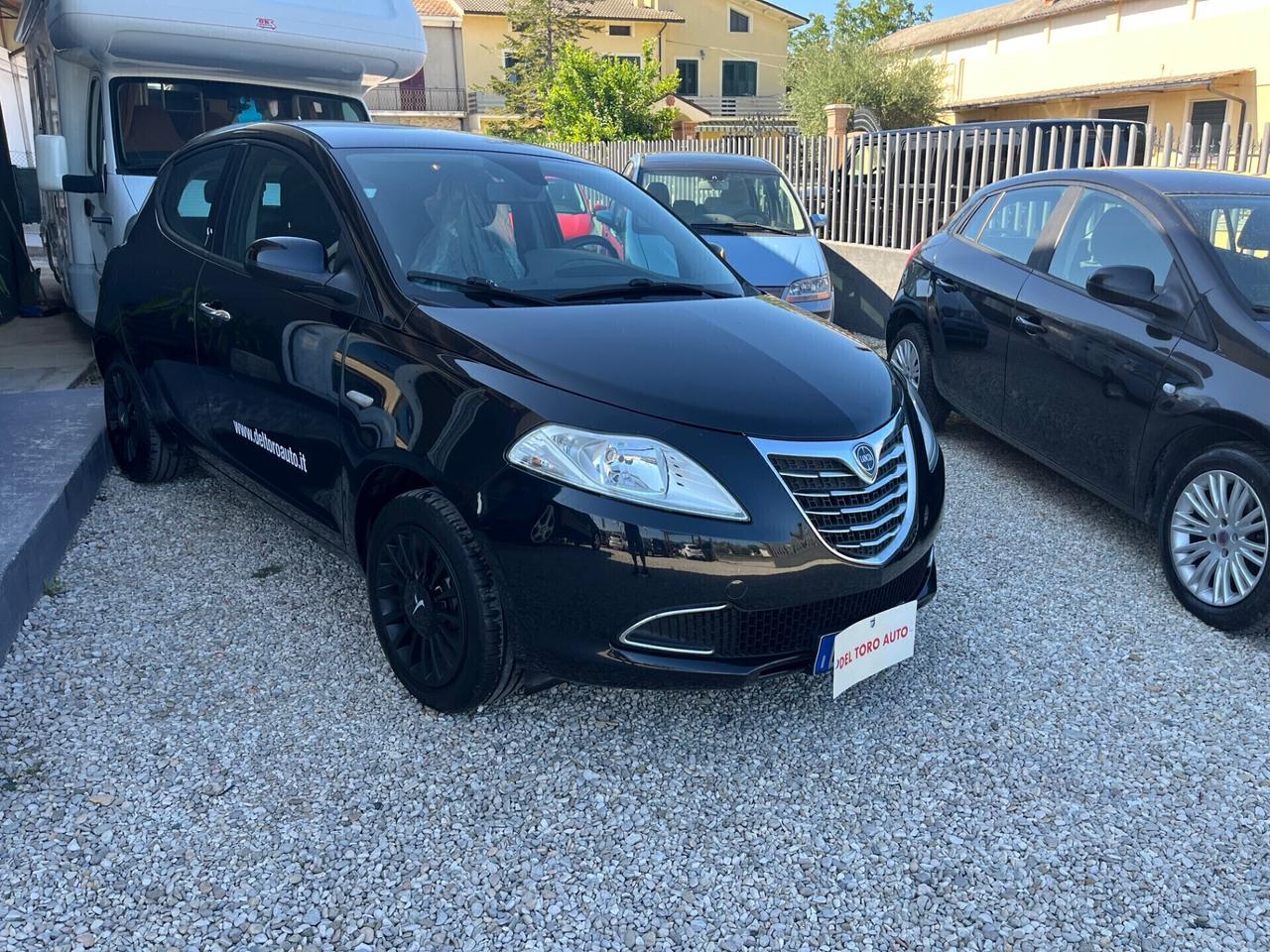 Lancia Ypsilon 1.2 69 CV . 5 porte S&S Gold