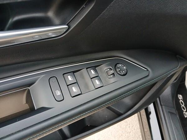 PEUGEOT 5008 1.5 BLUEHDi 130 CV EAT8 7 POSTI ALLURE PACK