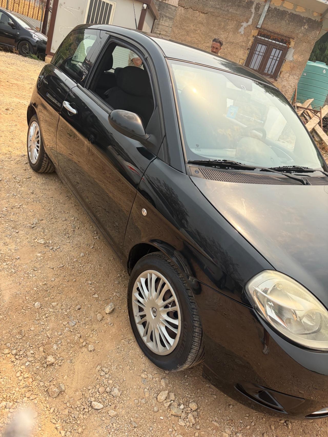Lancia Ypsilon 1.2 Argento