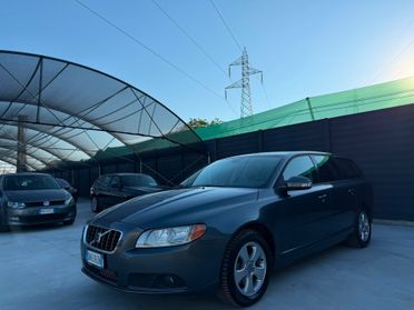 Volvo V70 2.4 D5 Summum