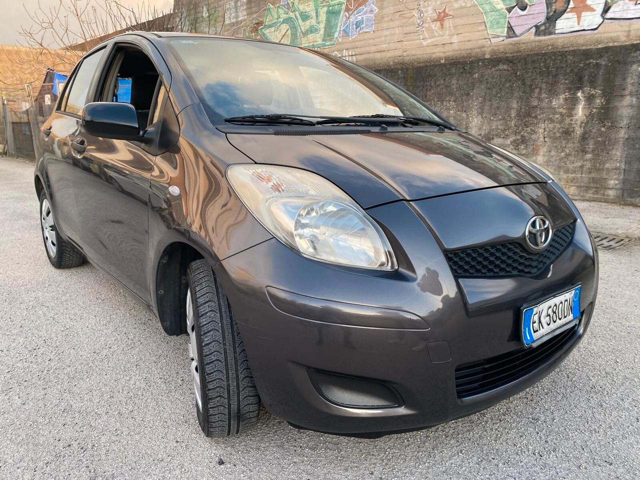 Toyota Yaris 1.0benz 5 porte 69cv restyling full 2011