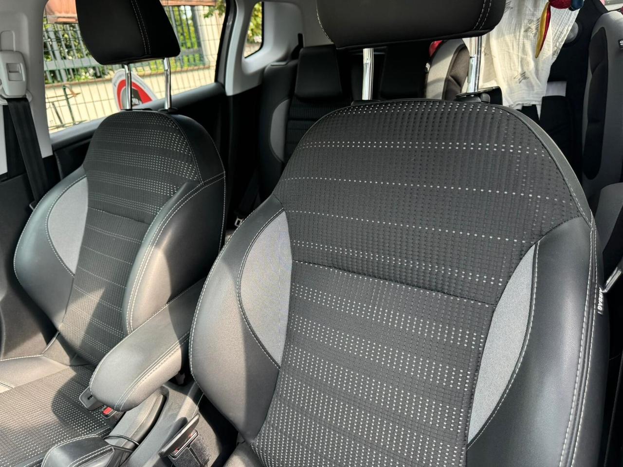 Peugeot 2008 BlueHDi 100 S&S Black Matt