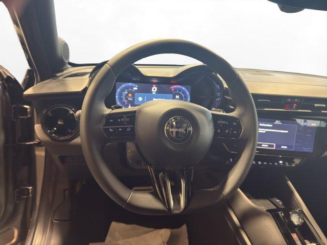 ALFA ROMEO Junior My25 Ibrida Q4