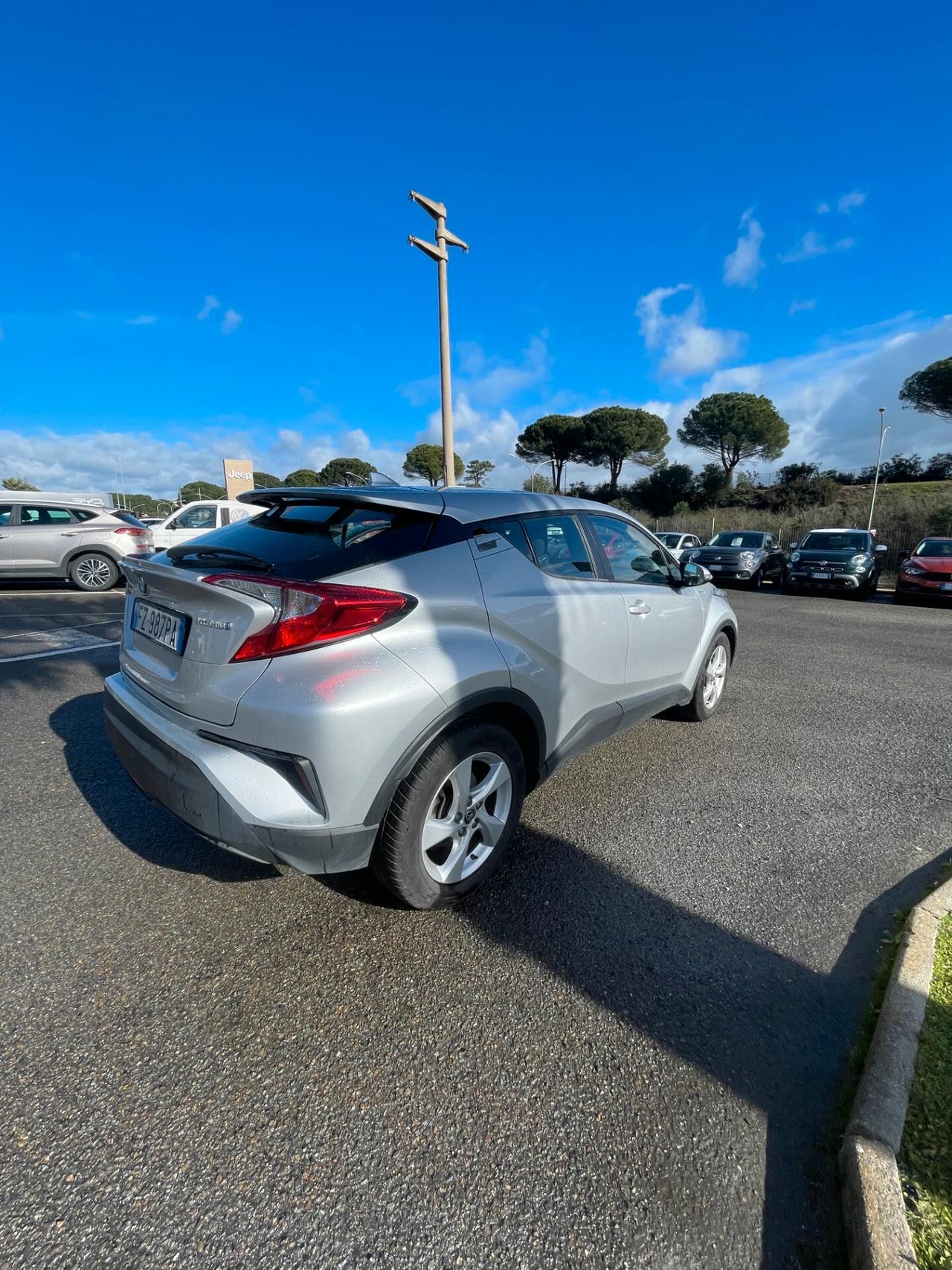 Toyota C-HR 1.8 Hybrid E-CVT Active
