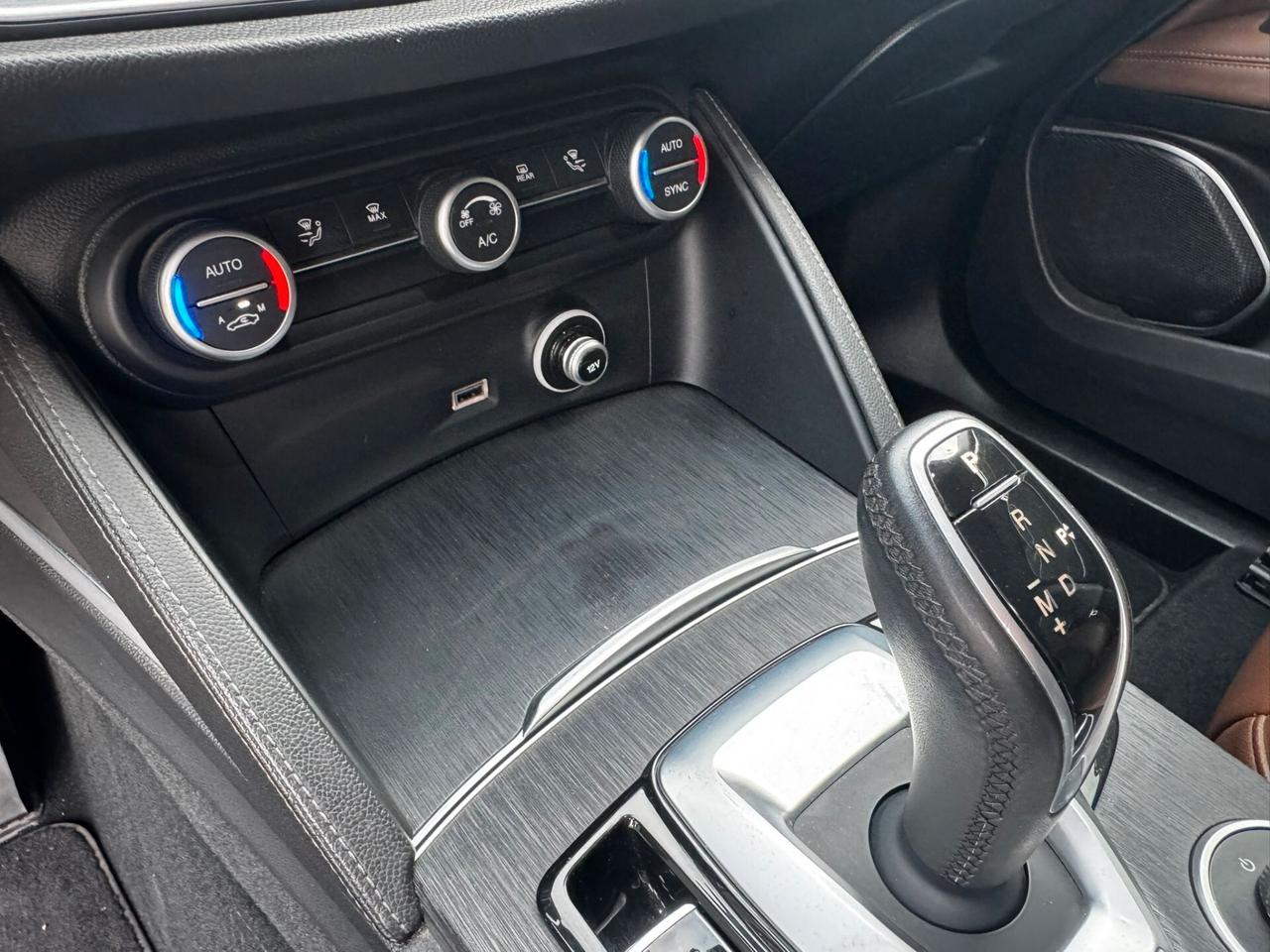 Alfa Romeo Stelvio 2.2 Turbodiesel 160 CV AT8 RWD Super