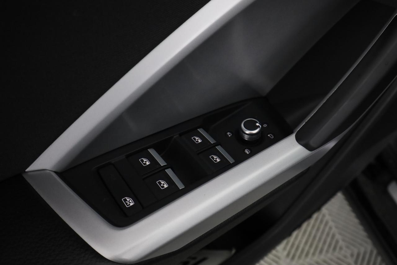 AUDI Q3 2ª serie Q3 SPB 40 TDI quattro S tronic Identity Black