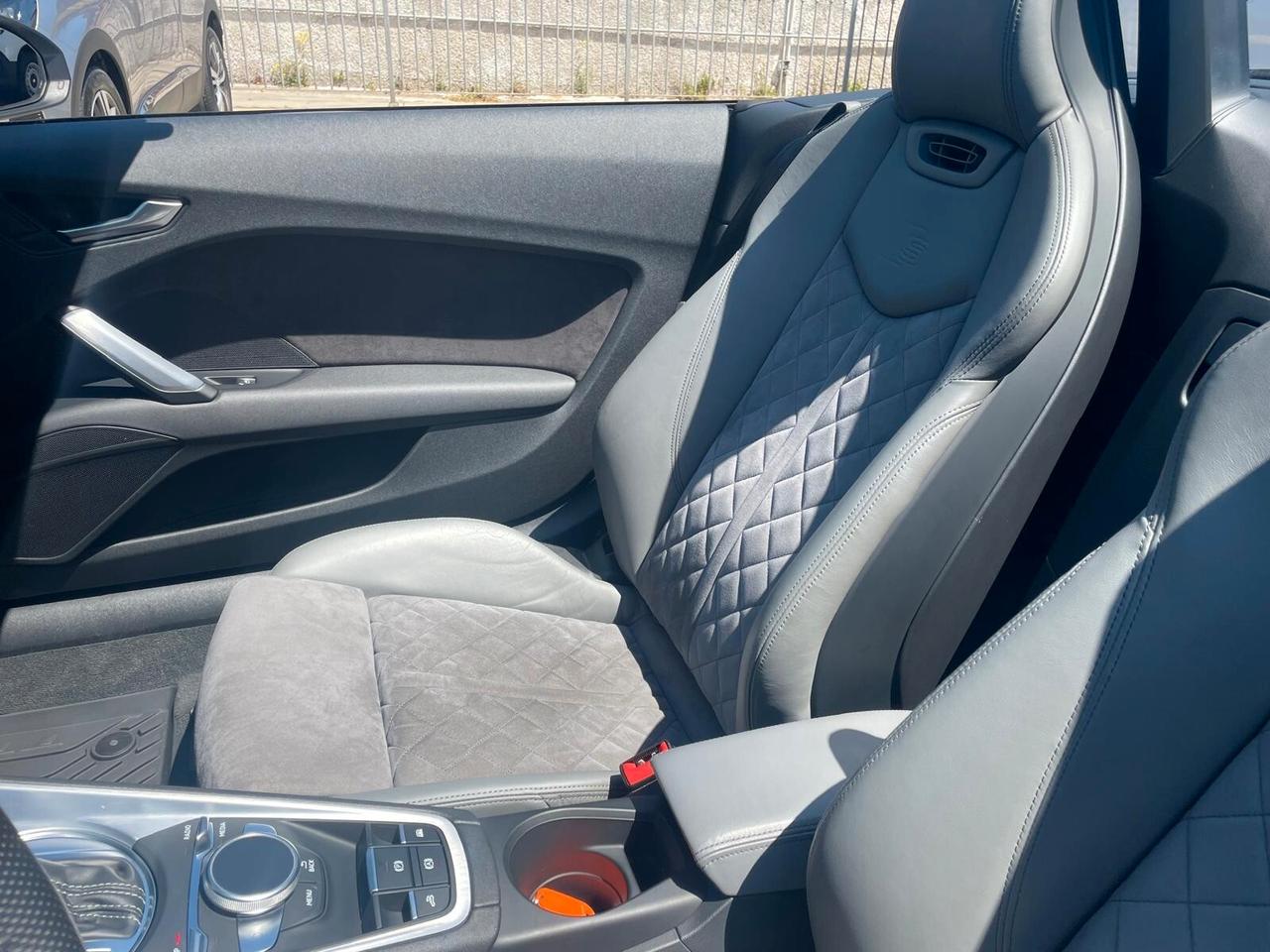 Audi TT Roadster 2.0 TFSI S tronic S line