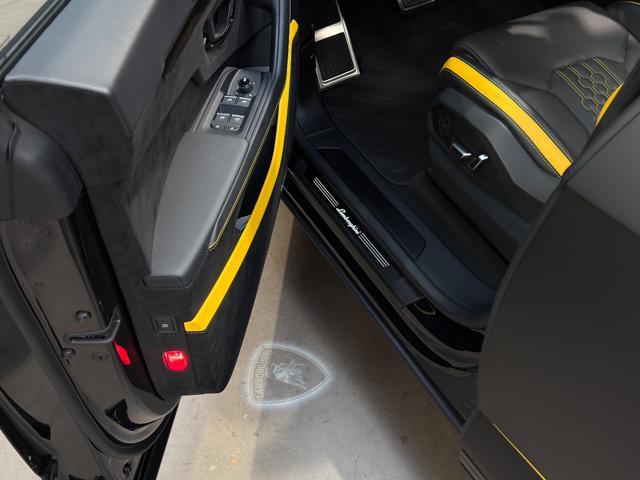 LAMBORGHINI Urus 4.0 Performante