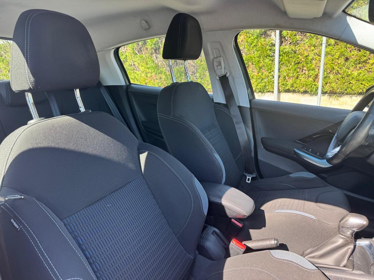 PEUGEOT 208 1.4 HDi 68 CV 5 Porte Allure – NAVIGATORE – 121.000 KM