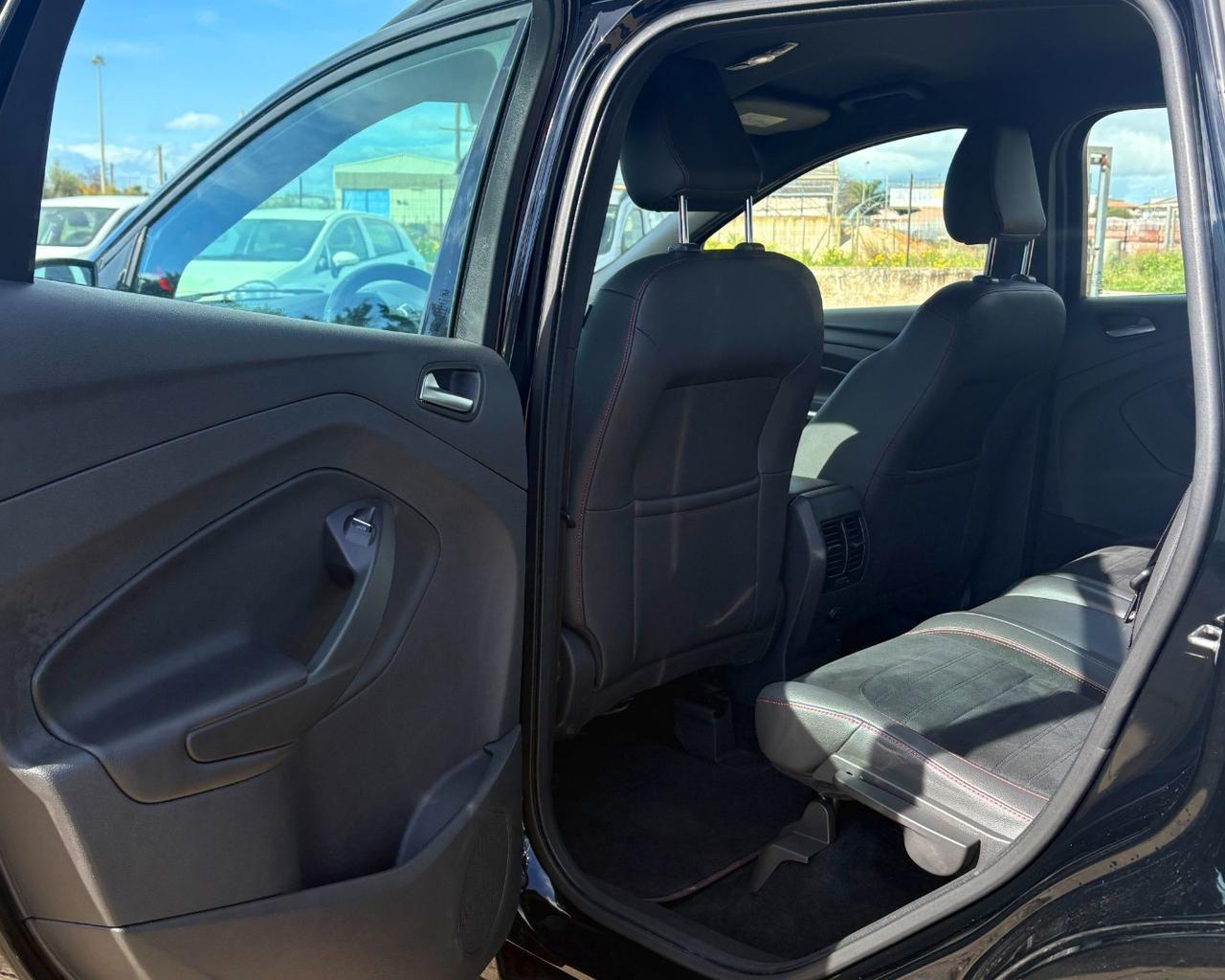 Ford Kuga 2.0 TDCI 120 CV S&S 2WD ST-Line