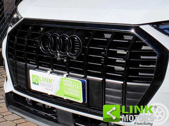 AUDI Q3 35 TDI S tronic Identity Black Business Advantage