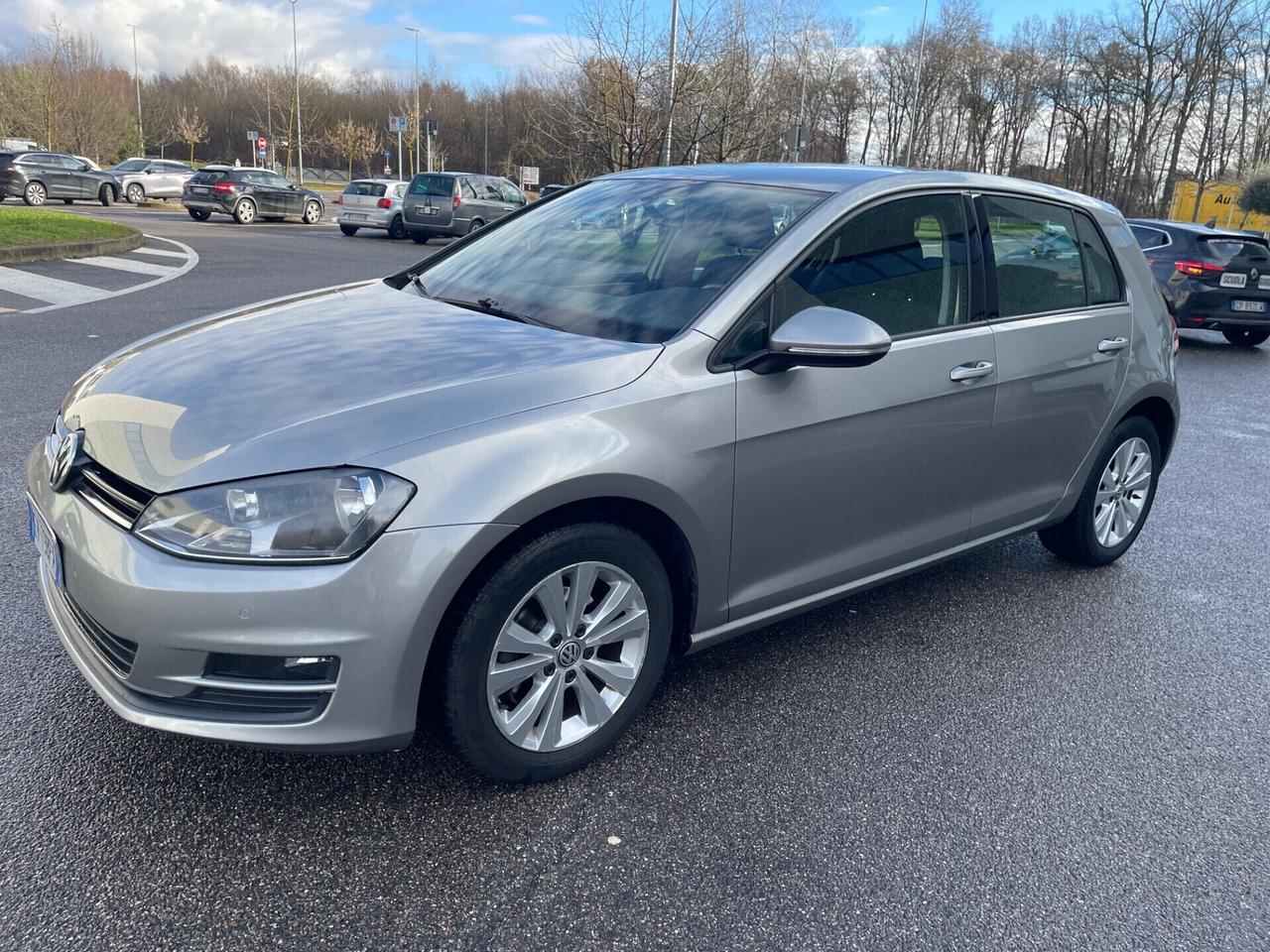 Volkswagen Golf 1.6 TDI 5p.*Navi*Neopatentati*Cerchi*