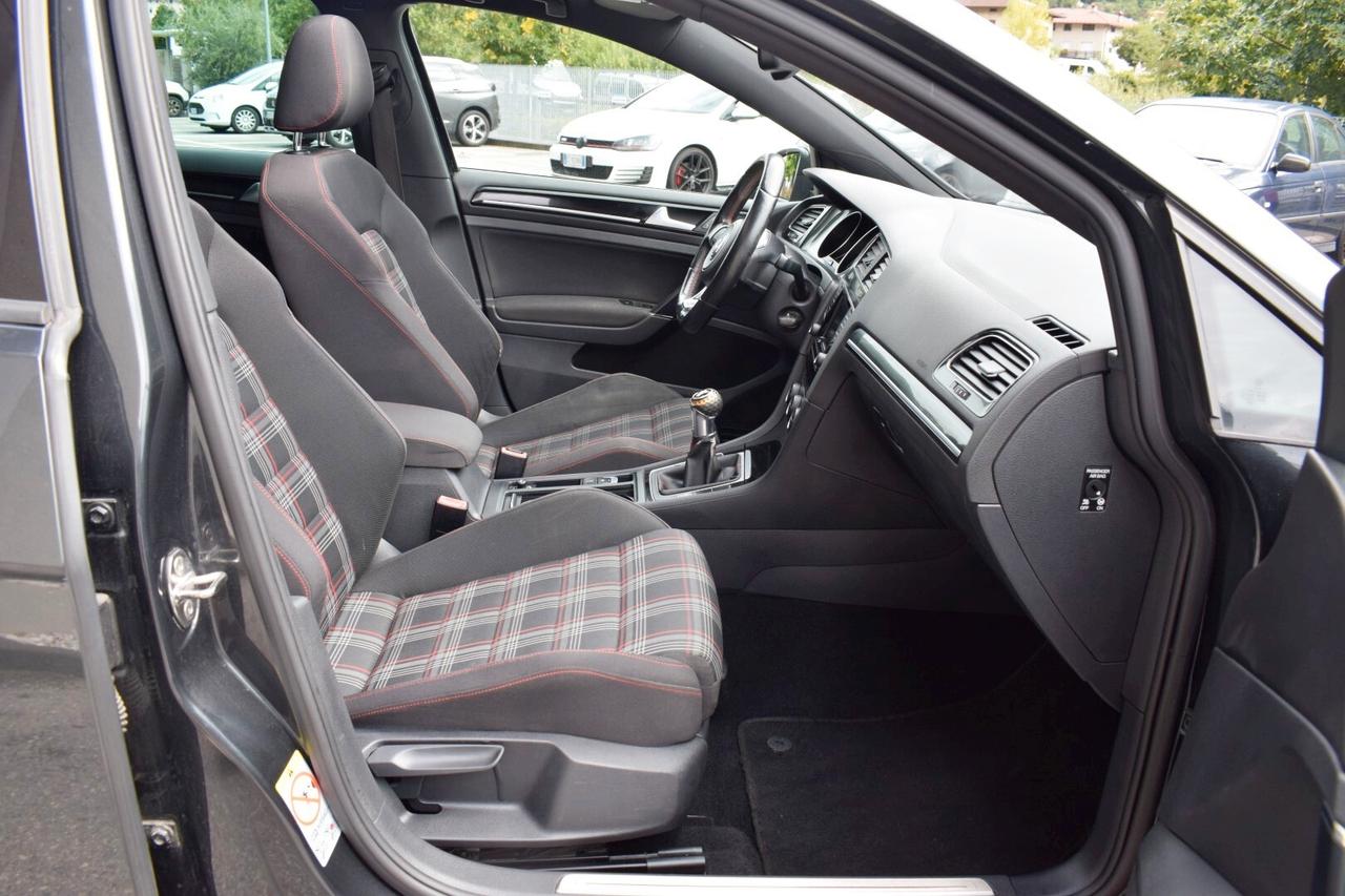 Volkswagen Golf GTI 2.0 220cv 5p TETTO APRIBILE + KIT INVERNO