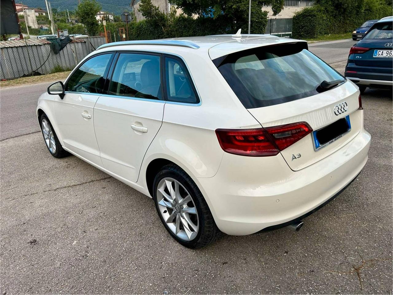 Audi A3 SPB 1.6 TDI 105 CV Ambition PELLE XENO NAVI