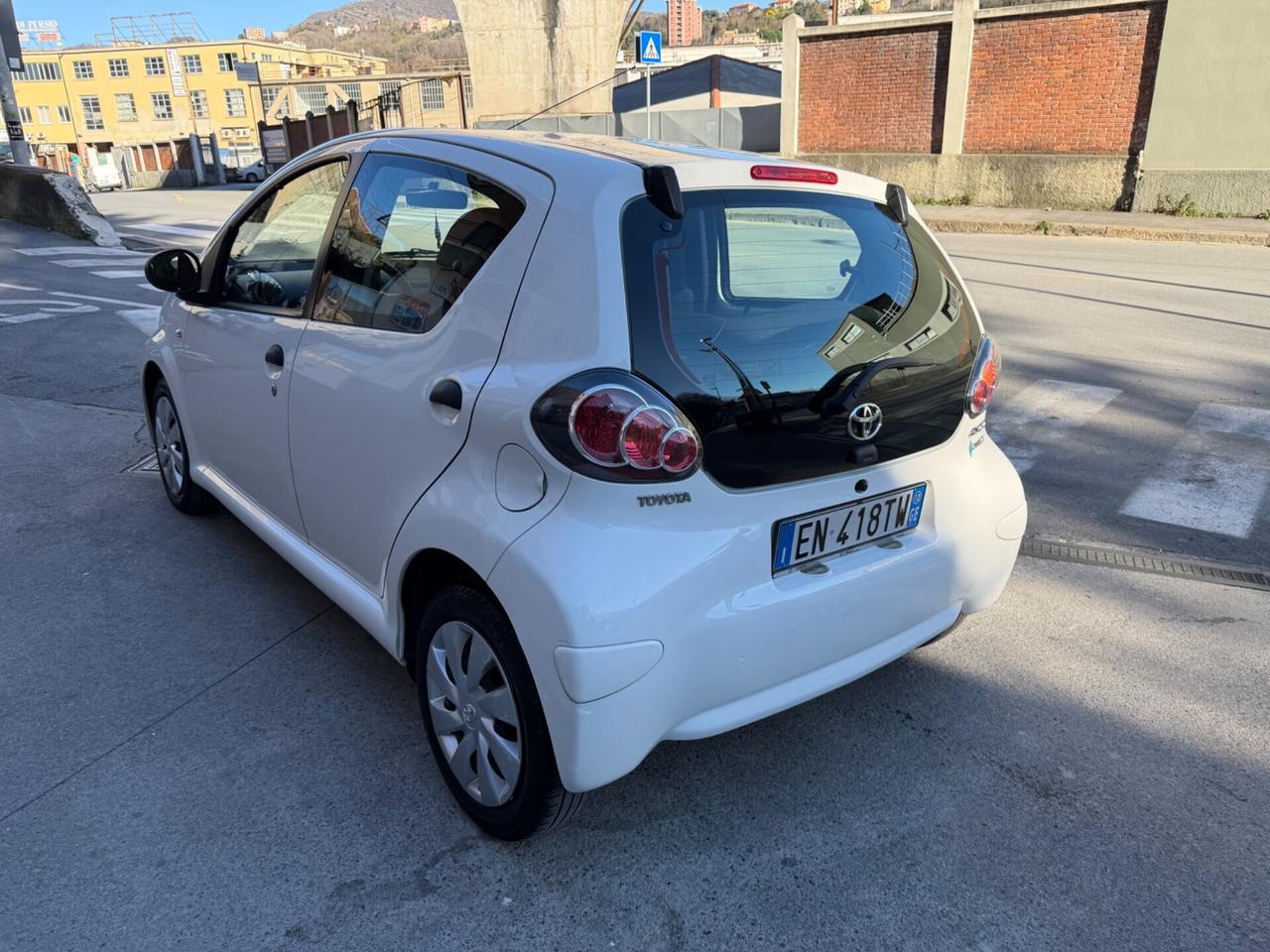 TOYOTA AYGO 1.0 NEOPATENTATI