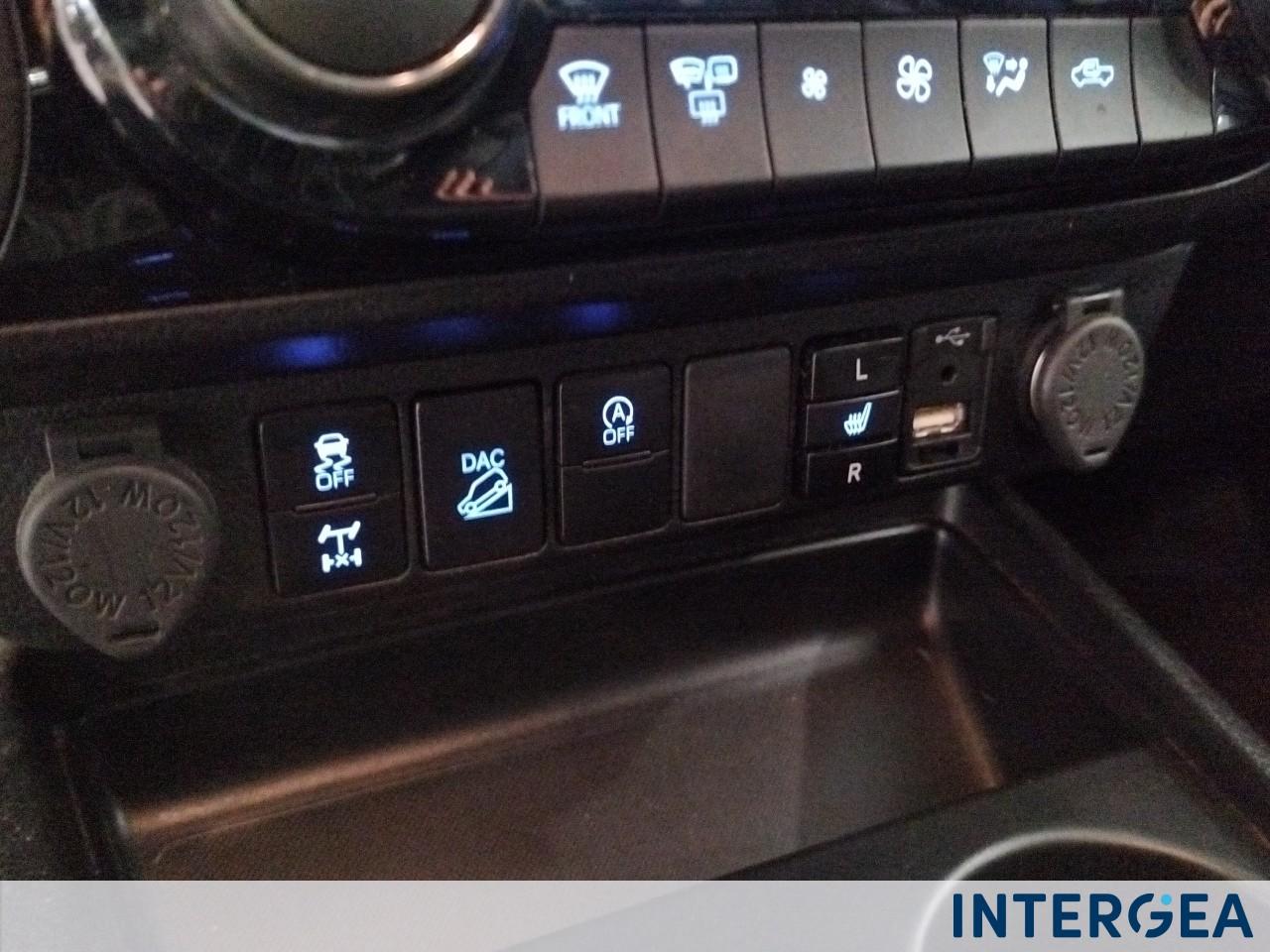 TOYOTA Hilux 2.8 d double cab Executive 4wd auto