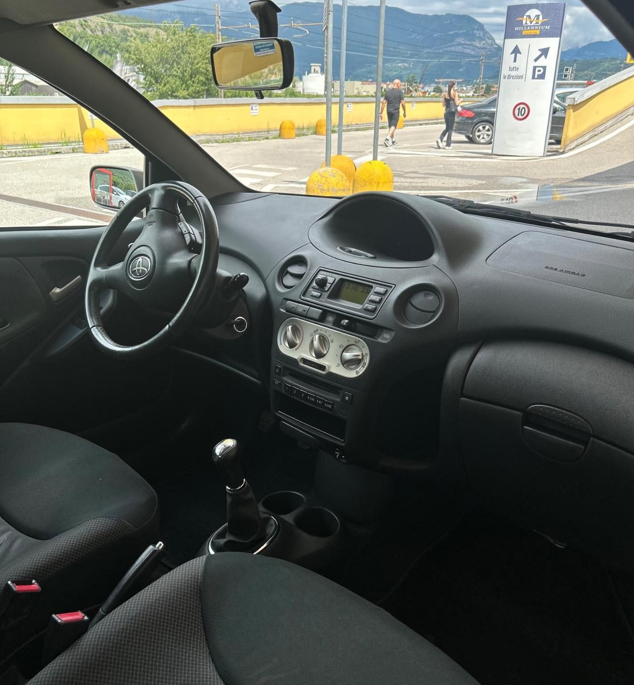 Toyota Yaris 1.3i 16V cat Sol Neopatentati