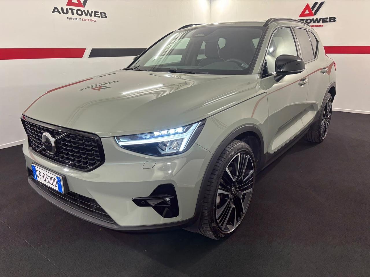 Volvo XC40 B3 automatico Ultimate Dark