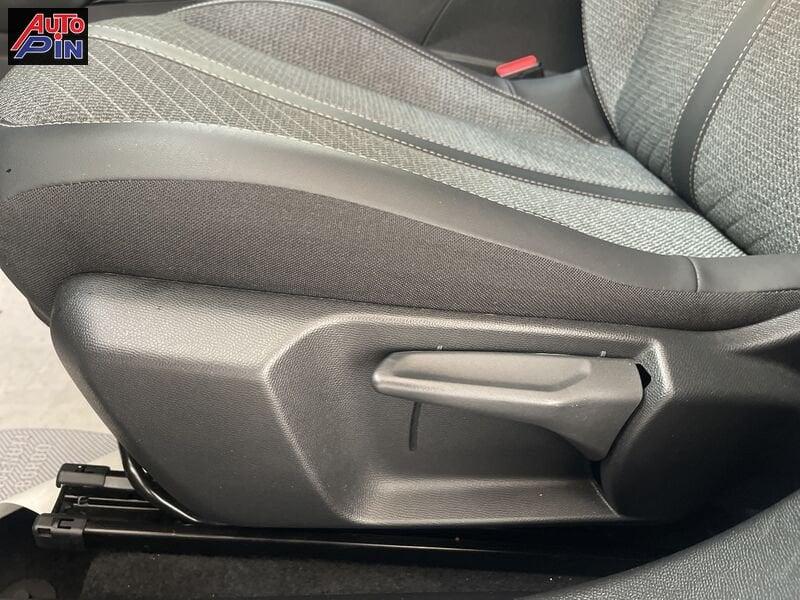 Peugeot 2008 2008 PureTech 130 S&S EAT8 Allure