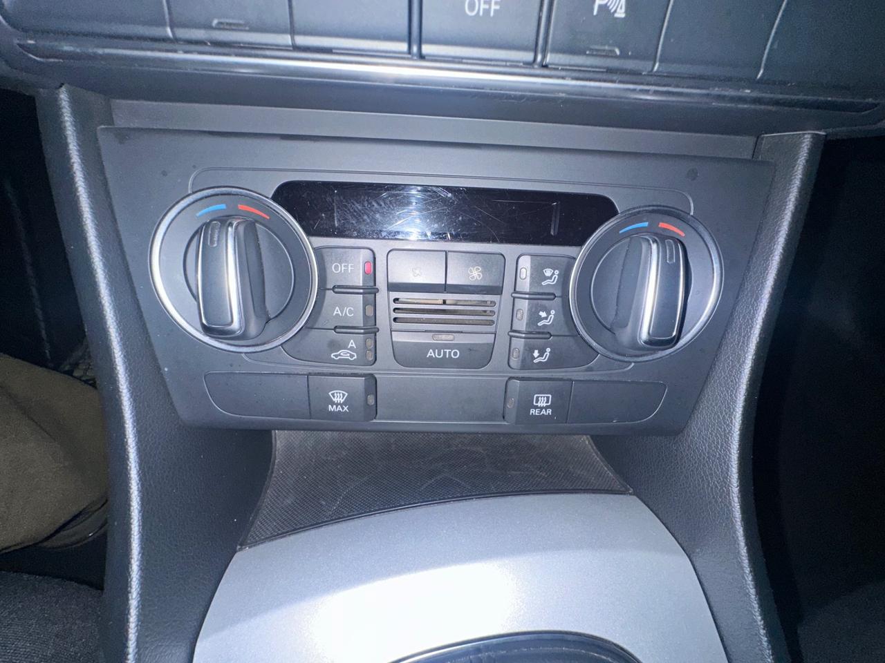 Audi Q3 2.0 TDI 120 CV Business