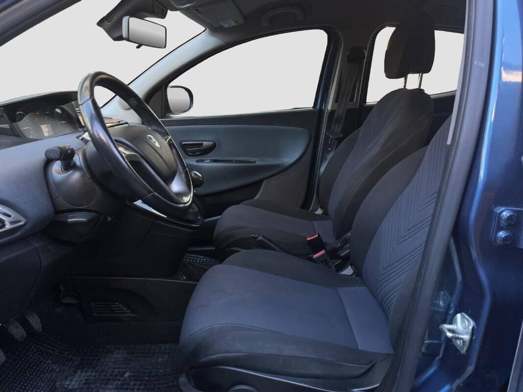 Lancia Ypsilon 1.0 70cv firefly hybrid Gold 2023