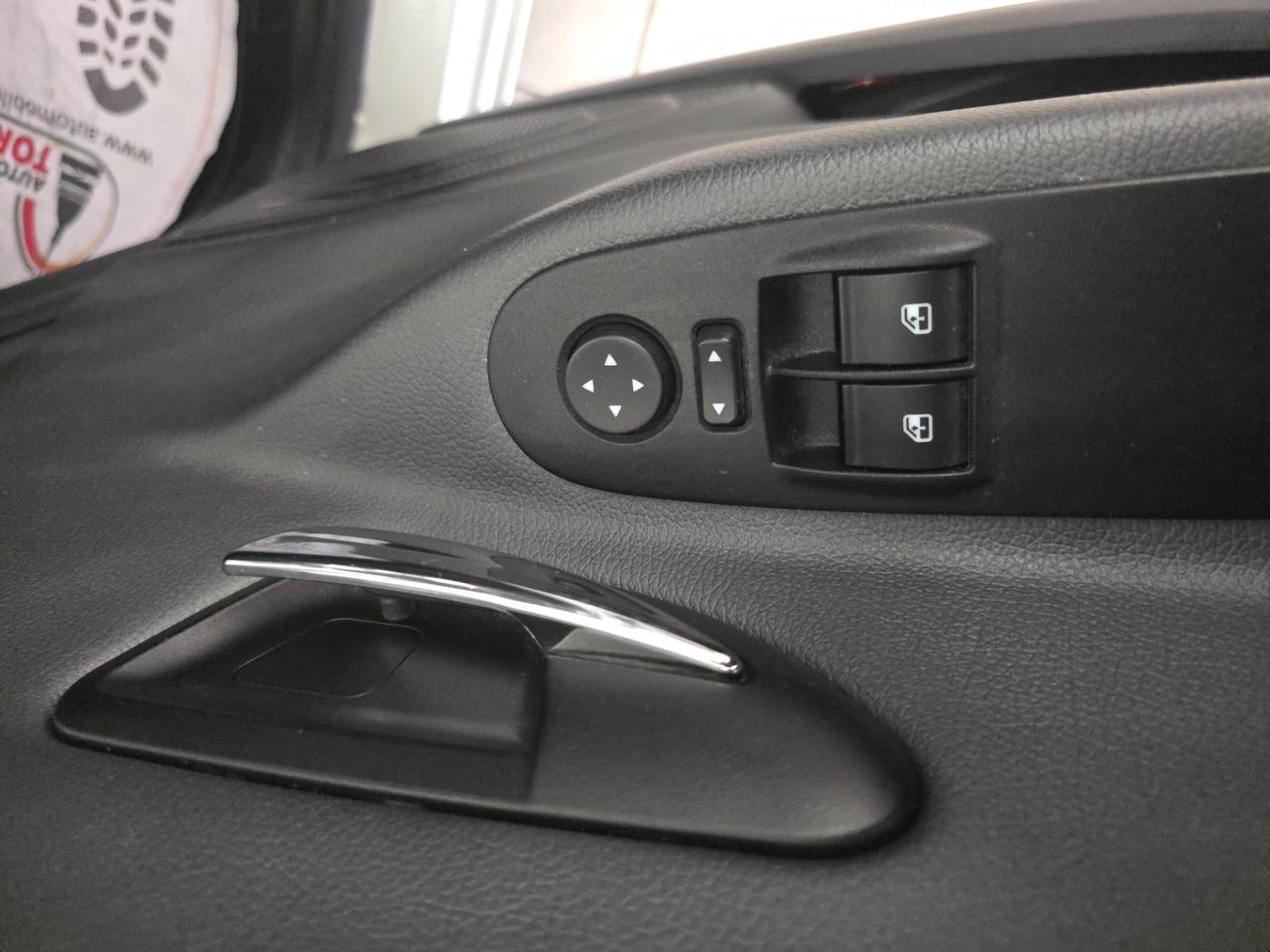 Lancia Ypsilon 0.9 TwinAir 85 CV 5 porte S&S Platinum