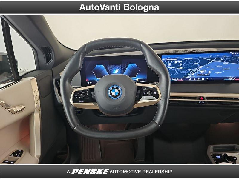 BMW iX xDrive40 Pacchetto Sportivo