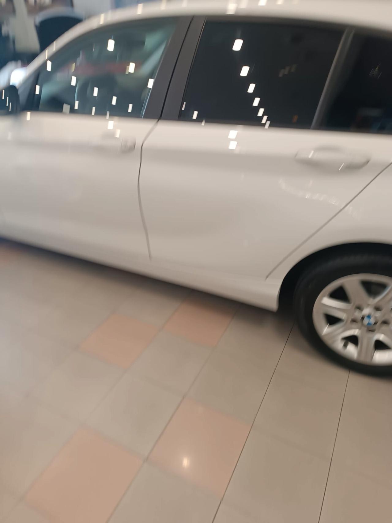 Bmw 114 114i 5p. Urban