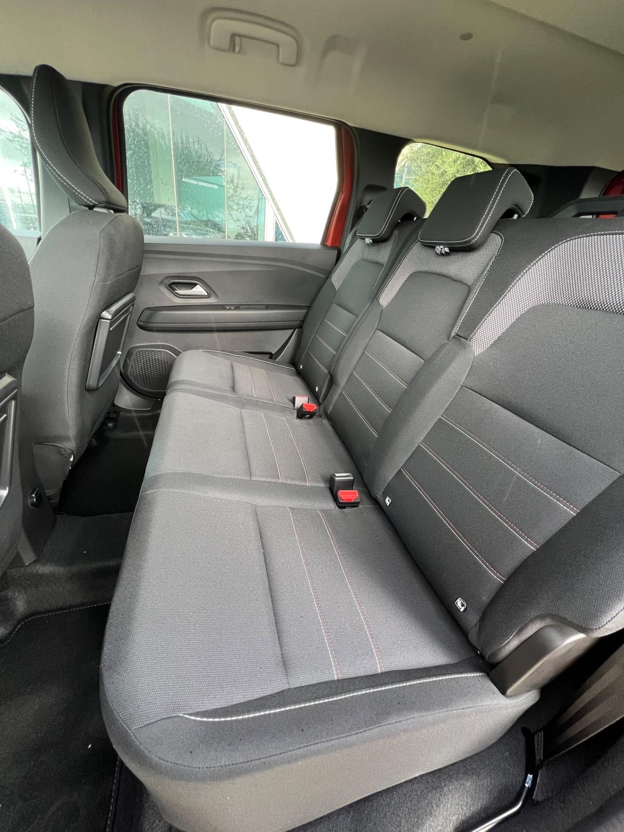 Dacia Jogger 1.0 tce 110cv possibilità noleggio no scoring