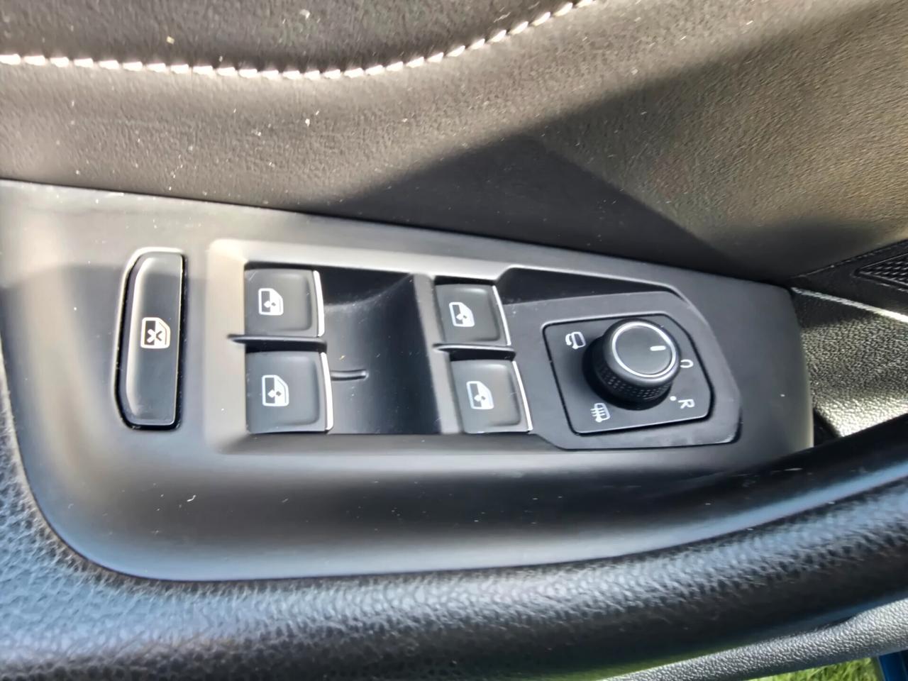 VW Passat 2.0 TDI 150CV DSG Executive -2019