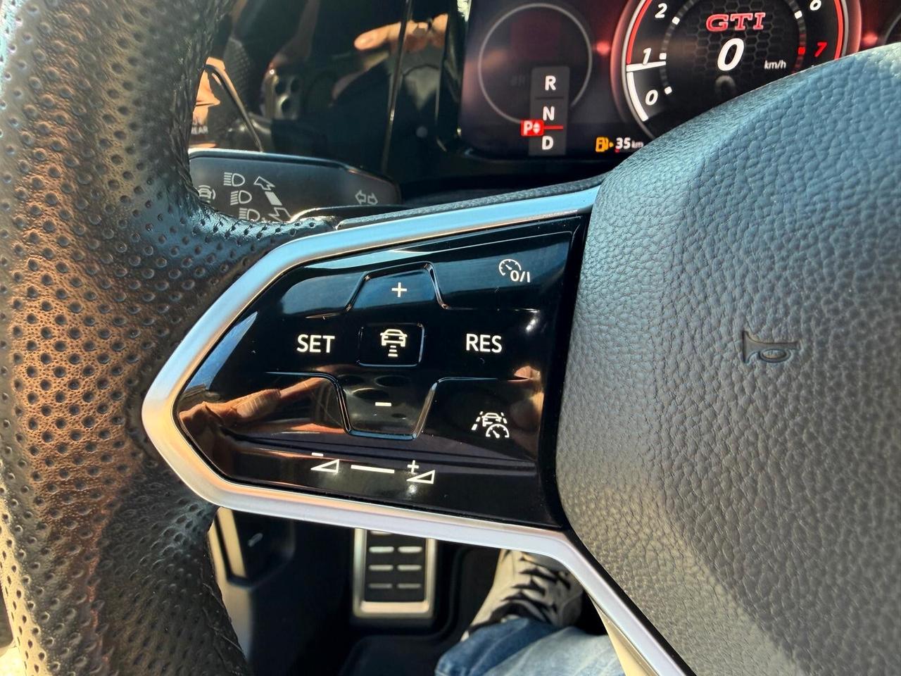 Volkswagen Golf 2.0 TSI GTI DSG