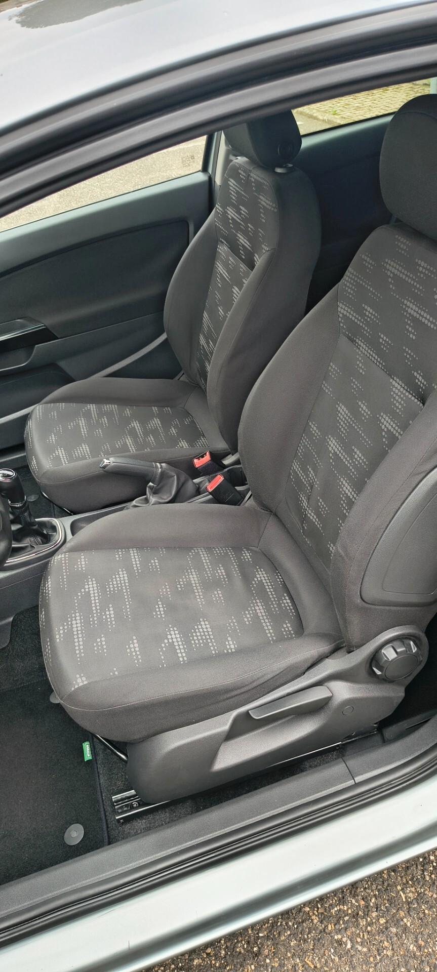 Opel Corsa 1.2 3 porte Club