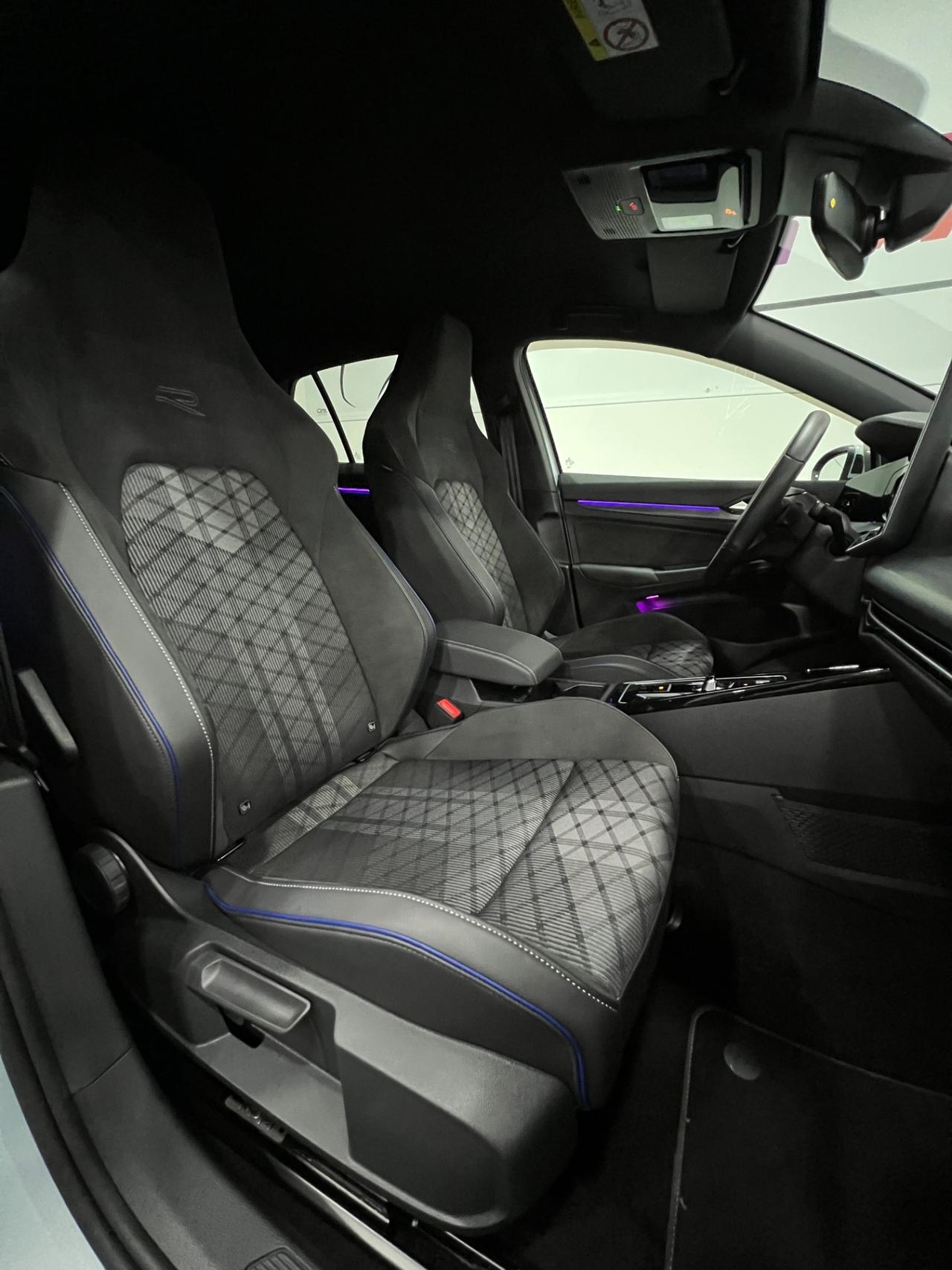 VOLKSWAGEN GOLF 8.5 2.0 TDI DSG R-Line Plus 150 cv