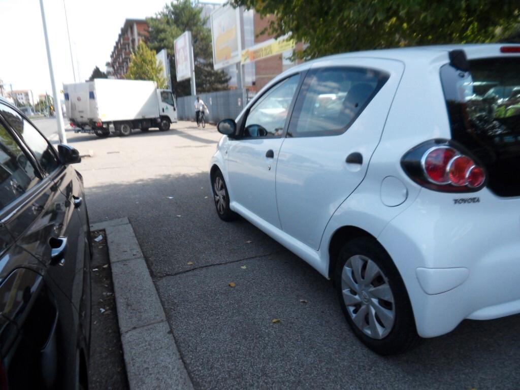 Toyota Aygo 1.0 12V VVT-i 3 porte Active Connect