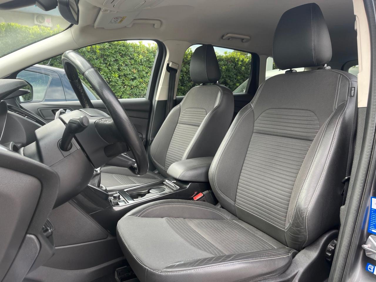 Ford Kuga 1.5 TDCI 120 CV S&S 2WD Titanium