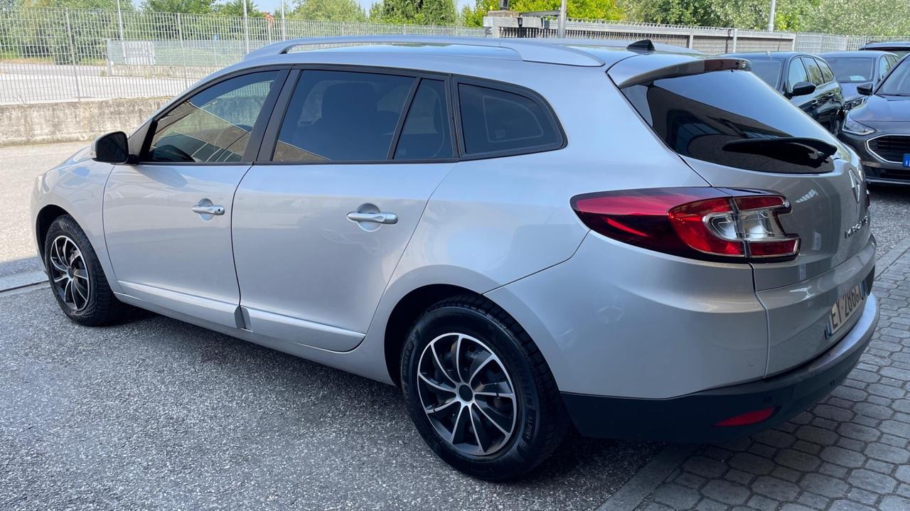 Renault Megane Mégane 1.5 dCi 110CV EDC SporTour Limited LED