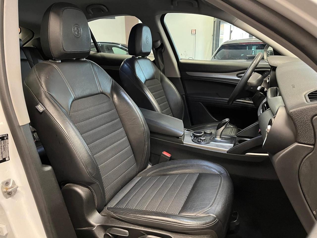 Alfa Romeo Stelvio 2.2 Turbodiesel 180 CV AT8 RWD Super