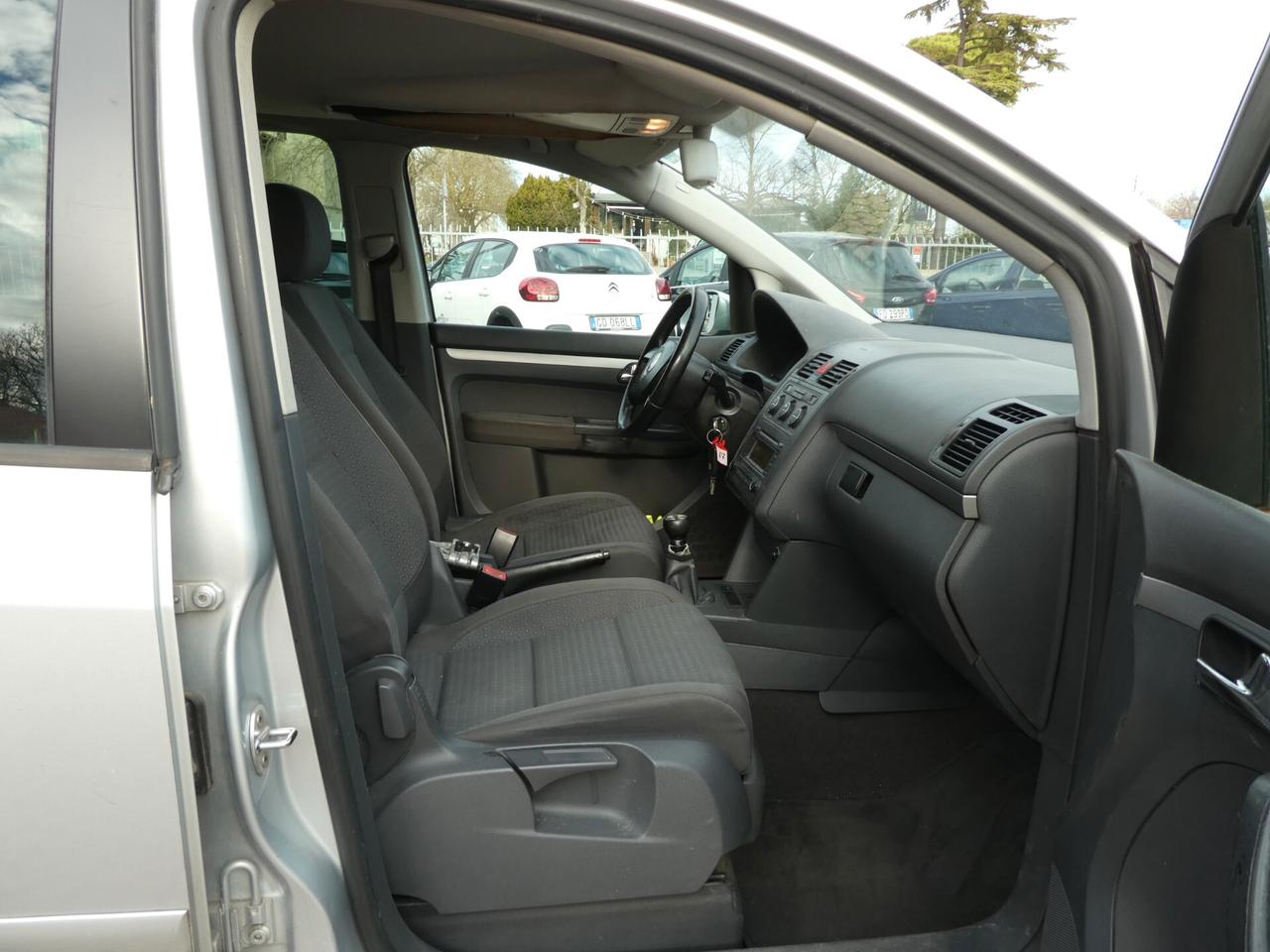 Volkswagen Touran 1.9 TDI 105CV DSG OK NEOPATENTATI