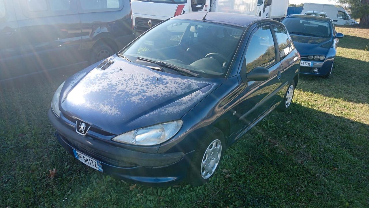 Peugeot 206 1.1 3p. XR
