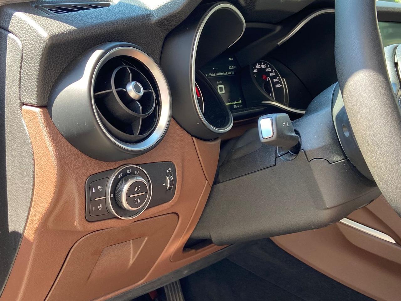 Alfa Romeo Stelvio Executive 2.2 #11022