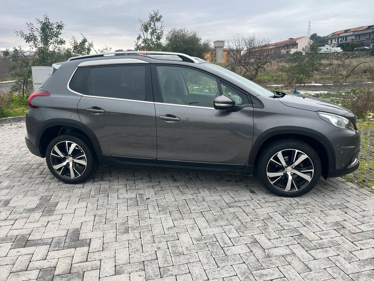 Peugeot 2008 1.6HDI FULLOPTIONAL 2017