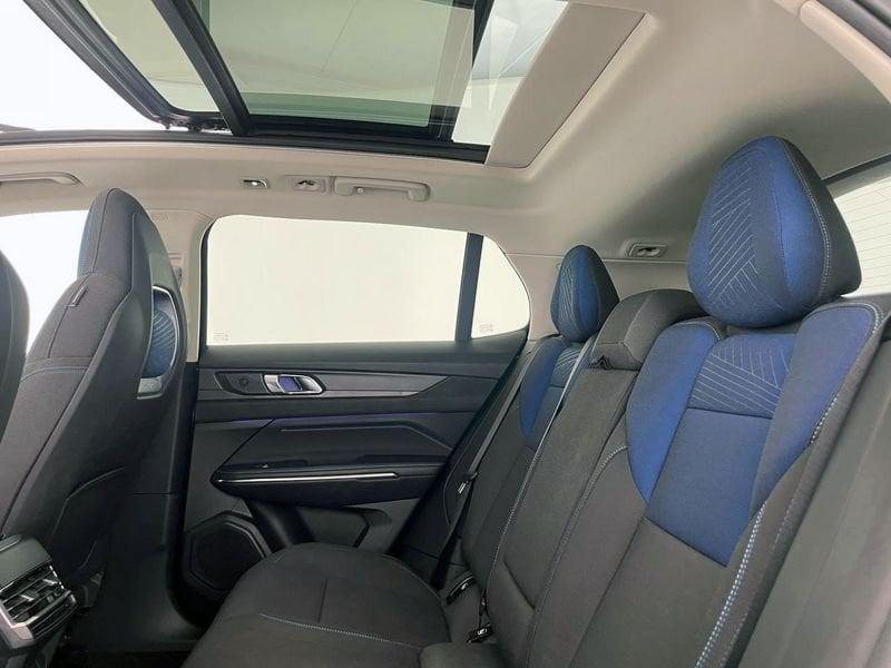 Lynk & Co 01 01 PHEV