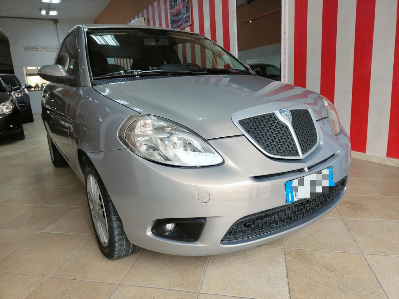 Lancia Ypsilon 1.3 MJT 75 CV Argento