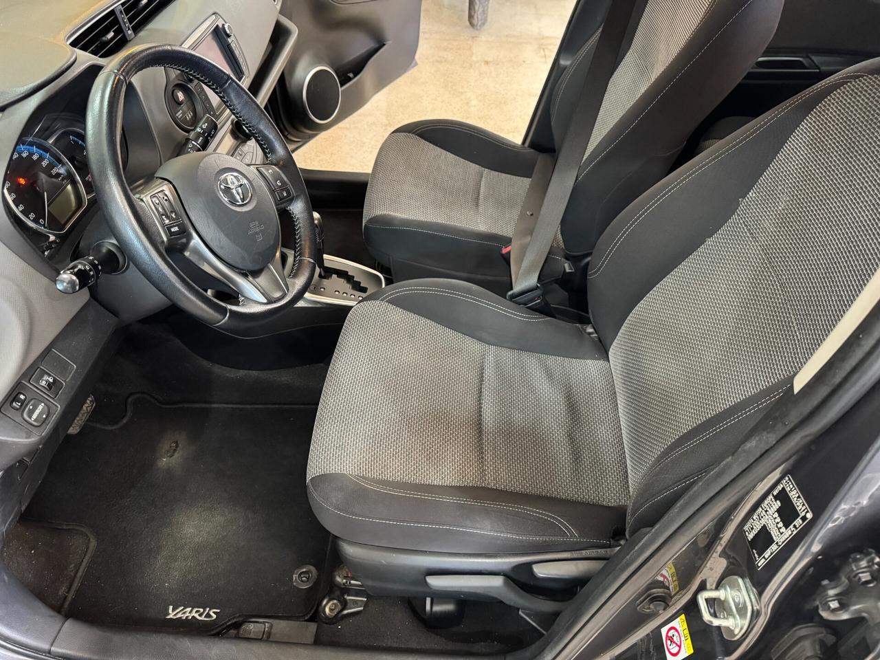 Toyota Yaris 1.5 Hybrid AUTOMATICA Business OK NEO