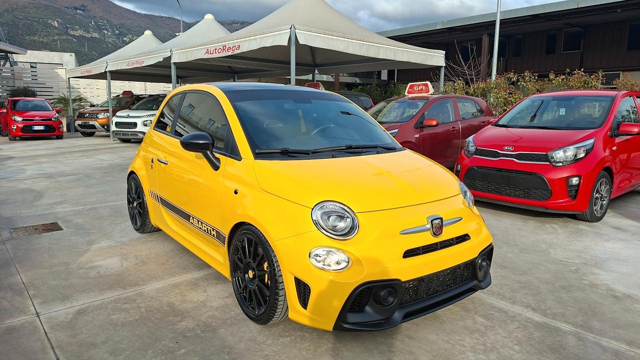 Abarth 595 1.4 Turbo T-Jet 165 CV con tetto apribile