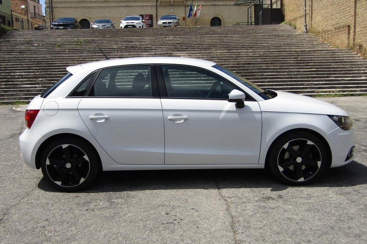 AUDI A1 SPB 1.6 TDI 105 CV Ambition