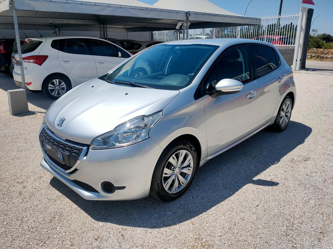 Peugeot 208 1.4 HDi 68 CV 5 porte Allure